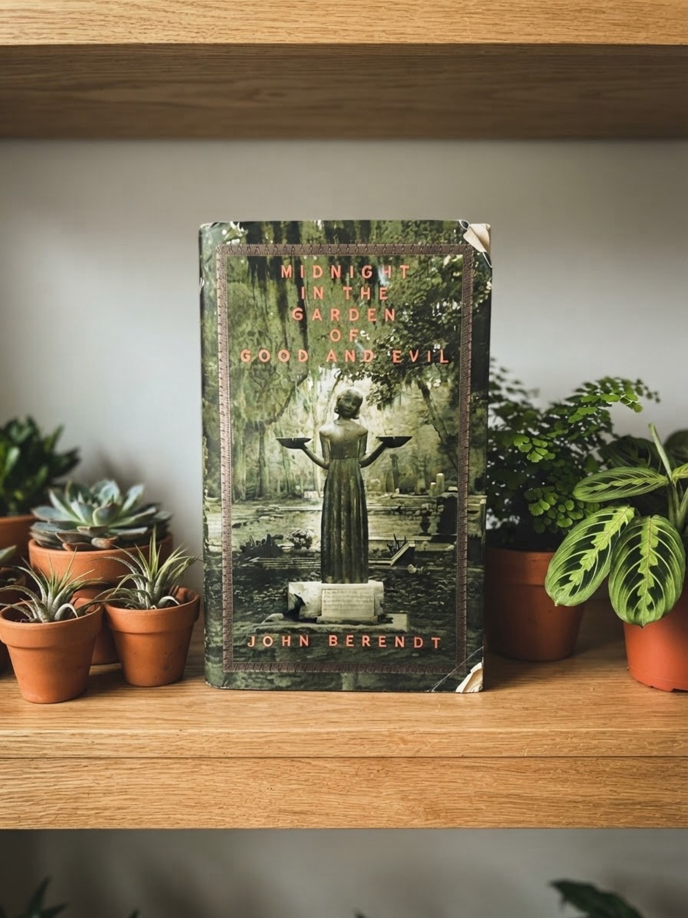 Midnight in the Garden of Good and Evil Hardcover Book John Berendt Savannah